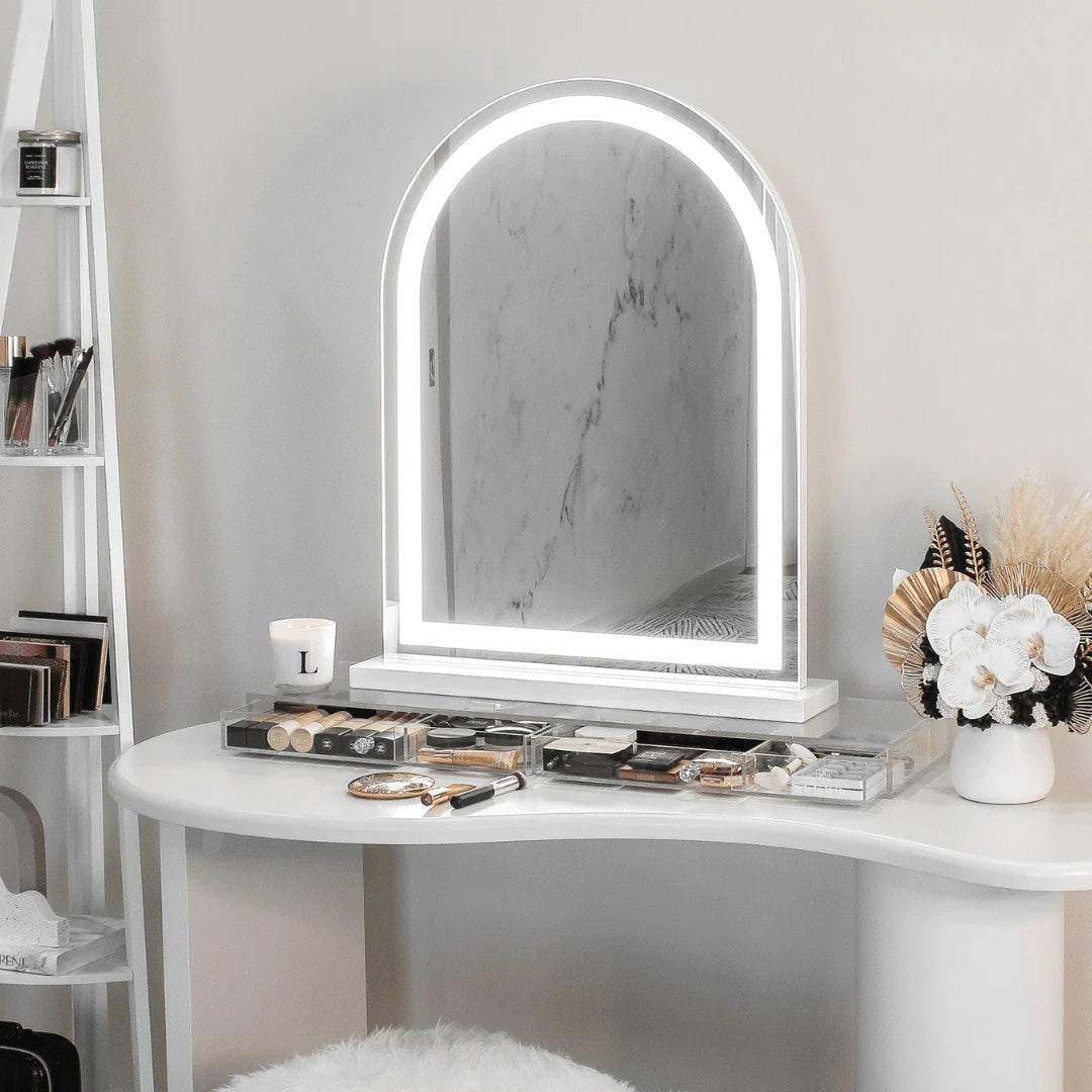 LED Işıklı Makyaj Aynası – Modern Tasarım, Dekoratif ve Şık Aydınlatma