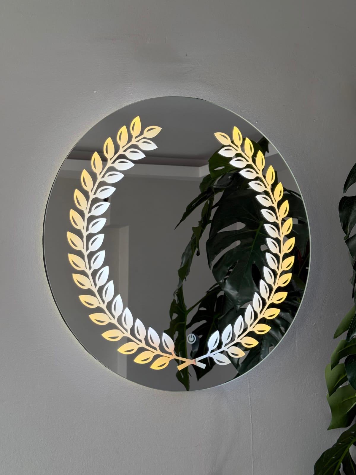Yaprak Desenli Özel Tasarım Ayna