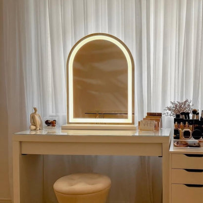 LED Işıklı Makyaj Aynası – Modern Tasarım, Dekoratif ve Şık Aydınlatma