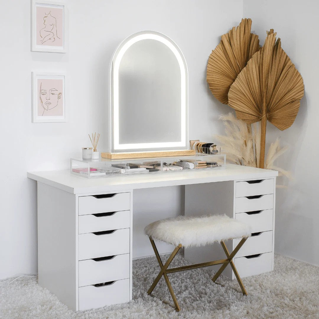 LED Işıklı Makyaj Aynası – Modern Tasarım, Dekoratif ve Şık Aydınlatma